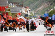 三口齐进青海玉树探索“生态+文化”旅游新路径