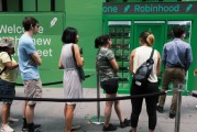三口齐进在线经纪商Robinhood未能加入标普500指数 盘前下跌3%